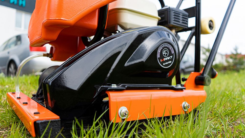 Виброплита Hamer M-140H-PRO с двигателем HONDA вид модели виброплита hamer m-140h-pro с двигателем honda