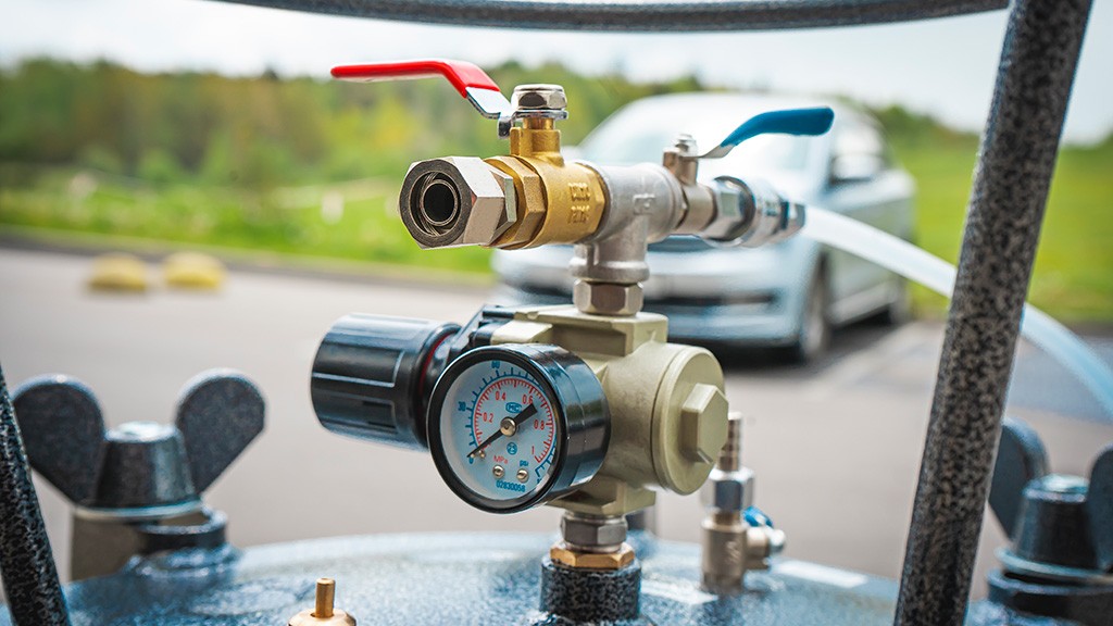 Красконагнетательный бак Dino-Power DP-TX300 (60л.) вид модели красконагнетательный бак dino-power dp-tx300 (60л.)