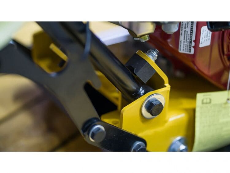 Виброплита HAMER M-100PRO с двигателем Honda вид модели виброплита hamer m-100pro с двигателем honda