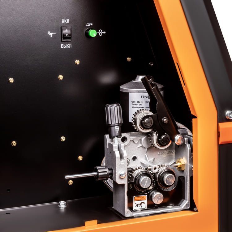 Сварочный полуавтомат Foxweld INVERMIG 251 SYN вид модели сварочный полуавтомат foxweld invermig 251 syn