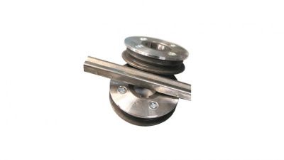 вид модели комплект роликов «v-образный» на профильную трубу сечением 15 х 15 мм